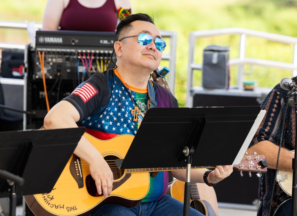 Photo of guitarist Jae Kim